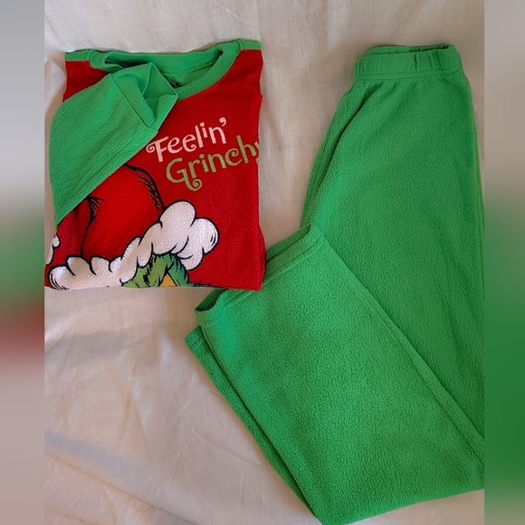 🌲 Kids’ Festive Grinch Pajama Set — Size M (8) — Excellent Condition - Picture 3 of 11